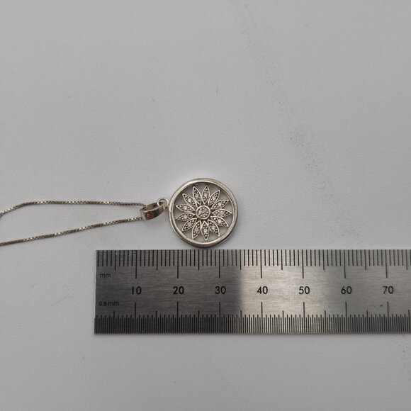 18 Inch Sterling Silver Flower Pavement Cubic Zirconia Necklace A2560 - Picture 6 of 7